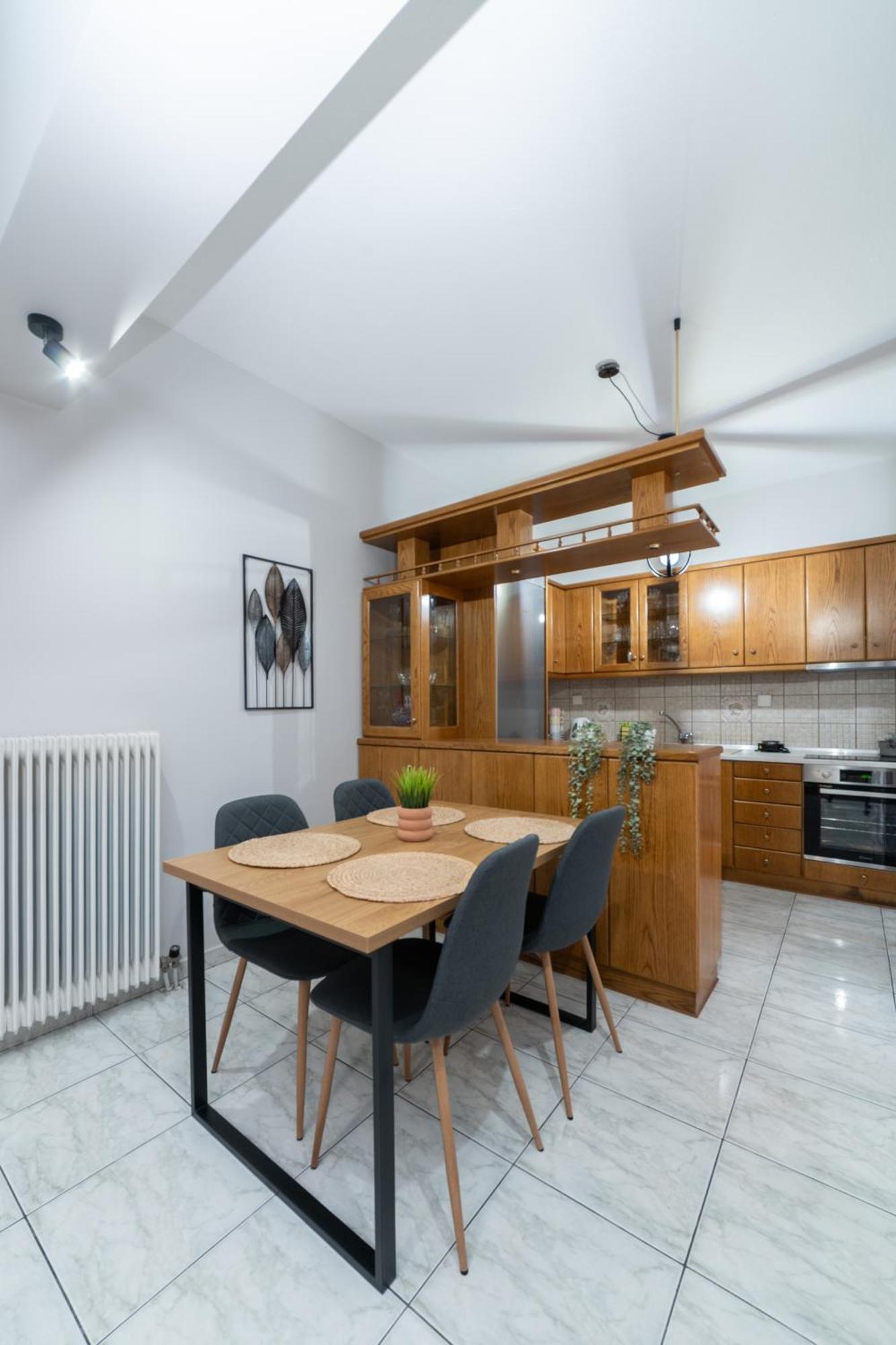Ninas Central Apartment 卡瓦拉 外观 照片