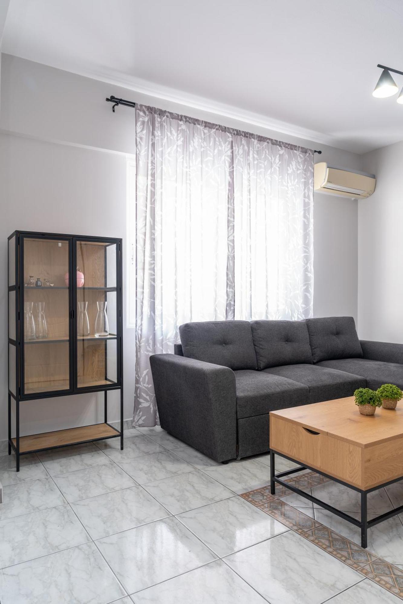 Ninas Central Apartment 卡瓦拉 外观 照片