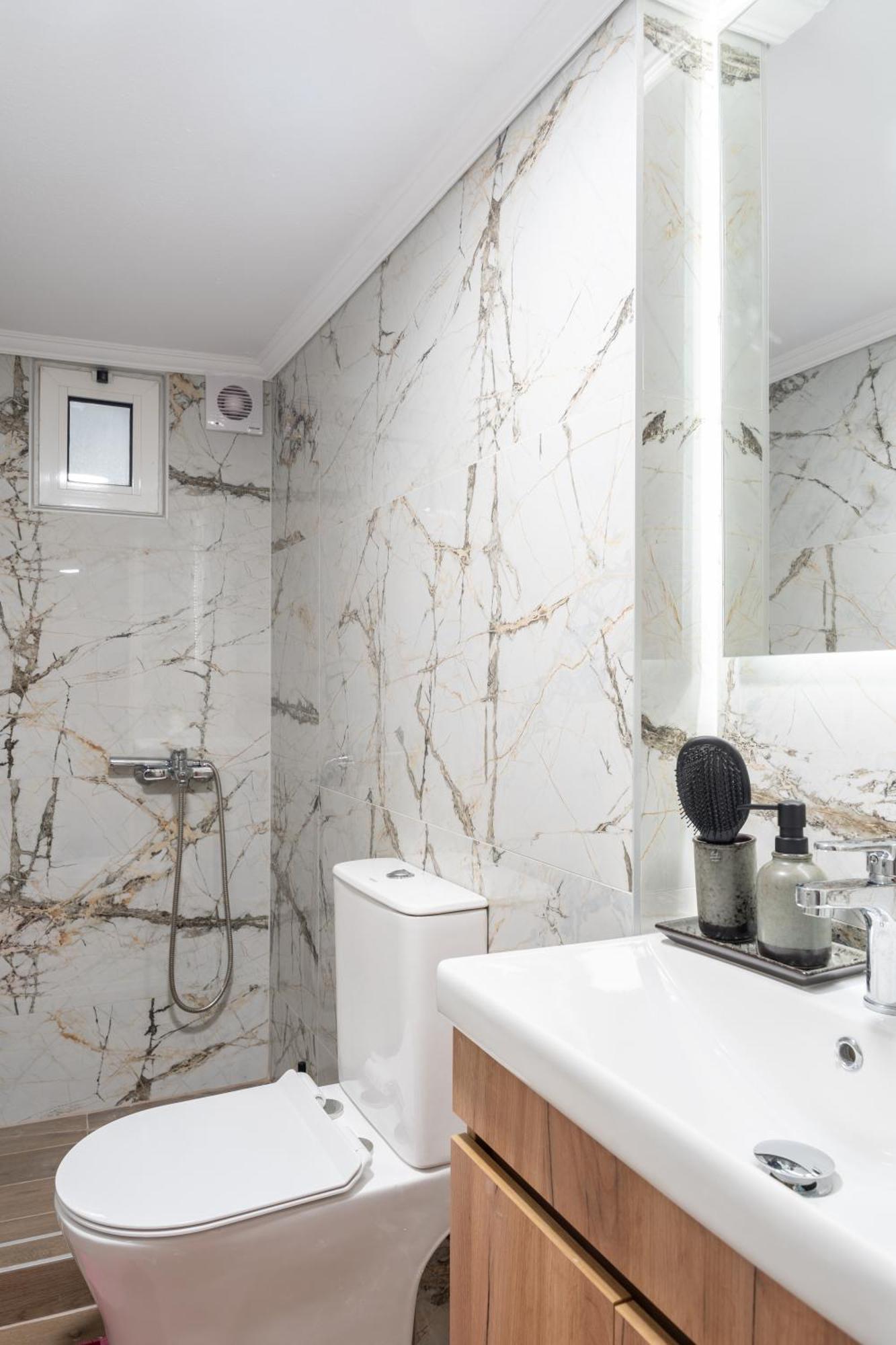 Ninas Central Apartment 卡瓦拉 外观 照片